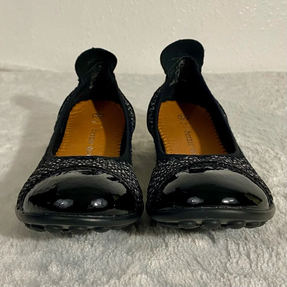 Bernie Mev Bella Me Black Polka Dot Flats Women’s Size 36 EU (5-5.5 US)